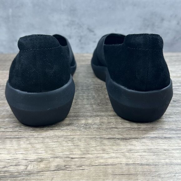 Clarks~Women’s~”Kayleigh Step” Black Suede Slip-On~Size 7M - Picture 4 of 8